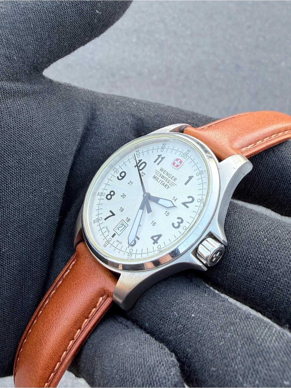 Vintage Wenger Swiss Military Mens Watch 44mm Stainless Steel Brwn Leather Band